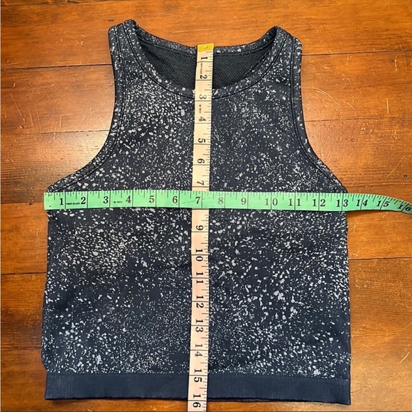 LULULEMON Ebb to Street Cropped Racerback Tank Top NWT - Picture 15 of 15